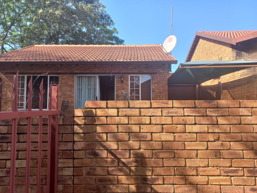2 Bedroom Property for Sale in Safari Gardens North West
